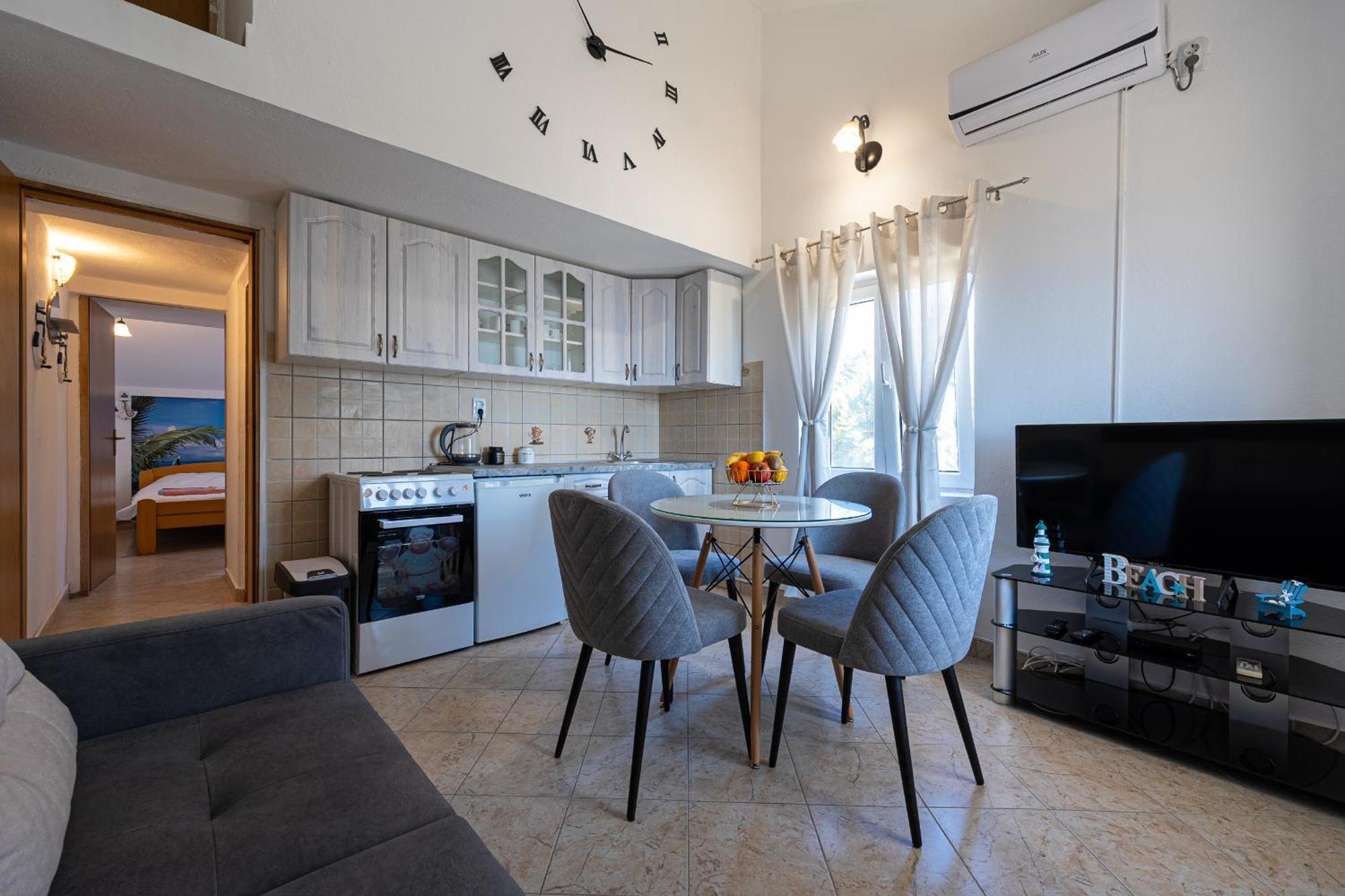 Apartments Ivo Bozinovic Tivat Bagian luar foto