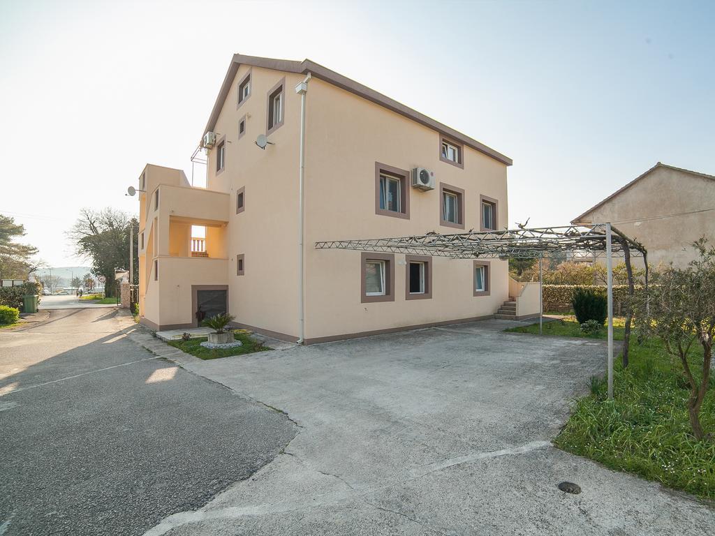 Apartments Ivo Bozinovic Tivat Bagian luar foto