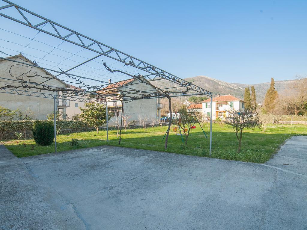 Apartments Ivo Bozinovic Tivat Bagian luar foto